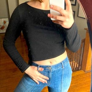 Long sleeved black cropped top